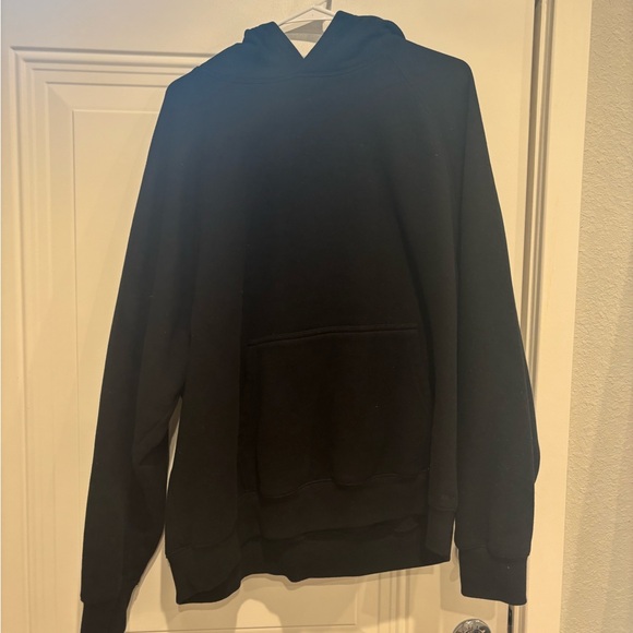 Aritzia Cozy Fleece in Black - Picture 1 of 3